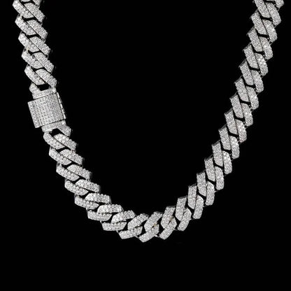 Vault592™ Moissanite Cuban Chain – Luxury and Icy Brilliance