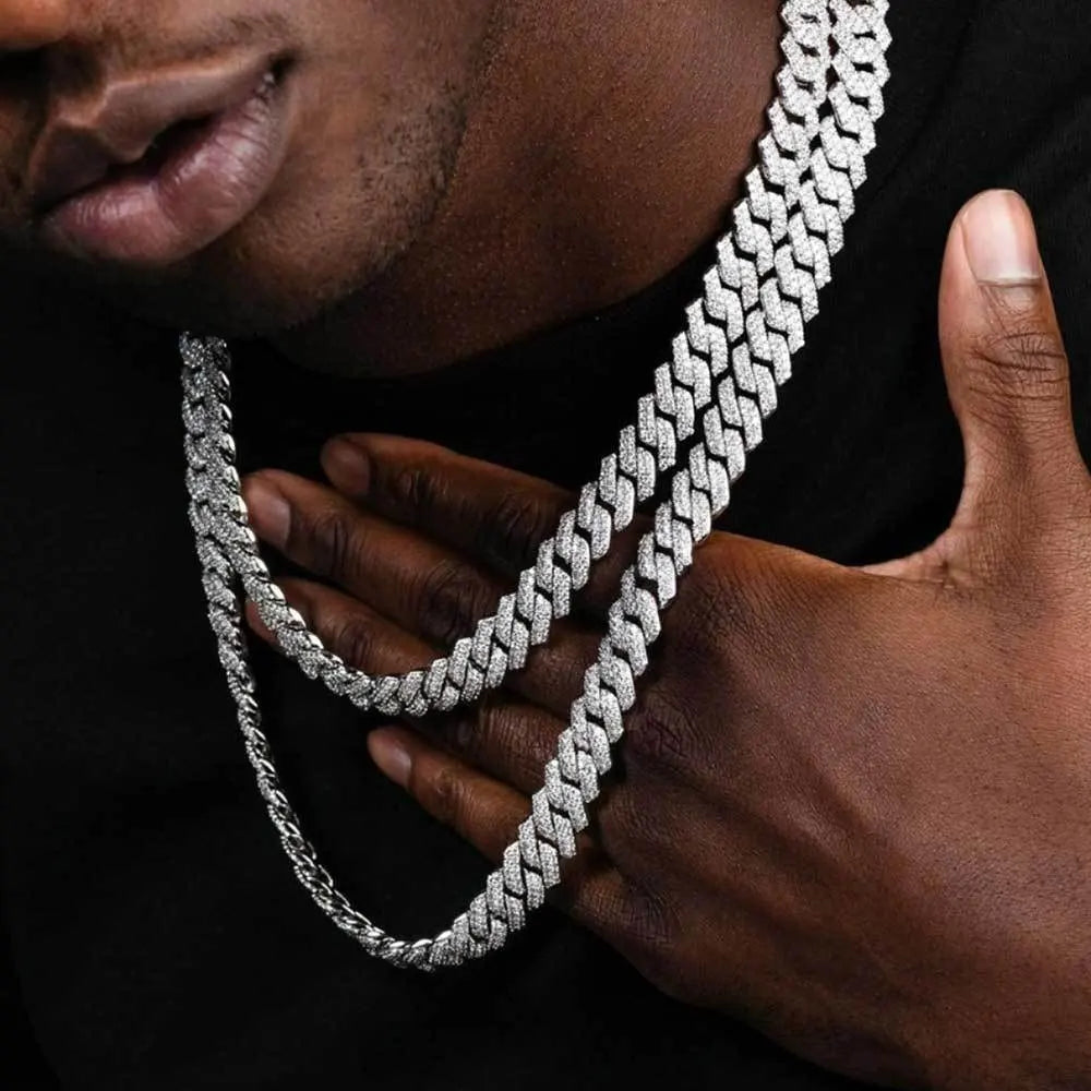 Vault592™ Moissanite Cuban Chain – Luxury and Icy Brilliance
