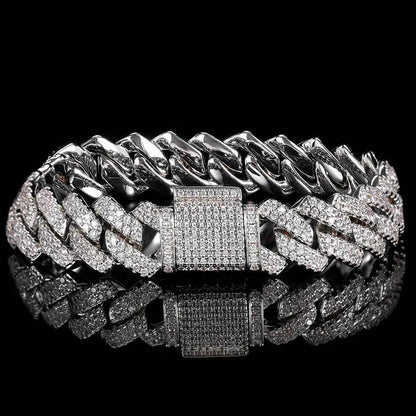 Vault592™ Moissanite Cuban Chain – Luxury and Icy Brilliance