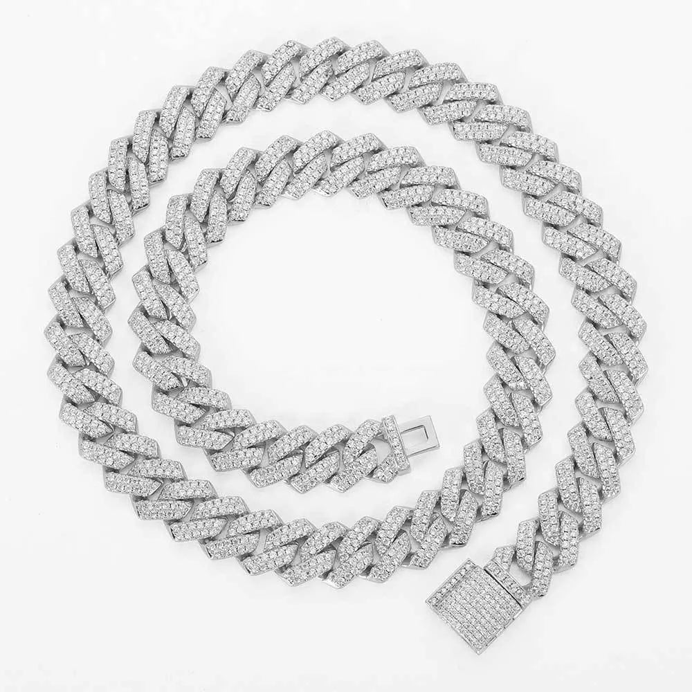 Vault592™ Moissanite Cuban Chain – Luxury and Icy Brilliance