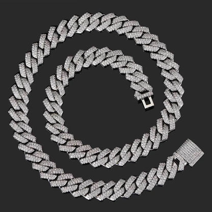 Vault592™ Moissanite Cuban Chain – Luxury and Icy Brilliance